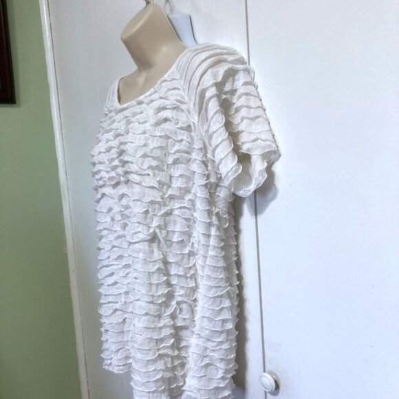 Creamy White Ruffled Top Short Sleeves Lined by Ashley Jill Womens Medium - Picture 6 of 9